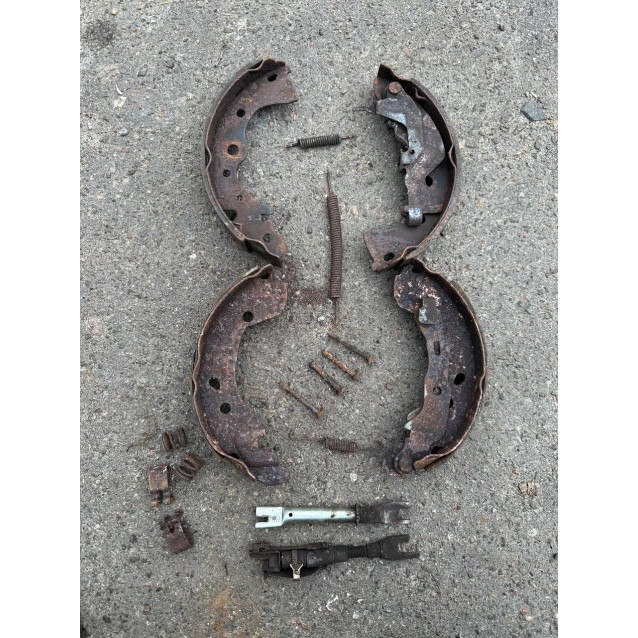 Колодки ручника тормозные Mitsubishi Lancer X (2007-2013) 4800A022