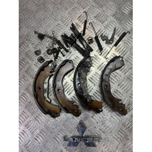Колодки барабанных тормозов Mitsubishi Lancer X (2007-2013) 4800A041 4800A022