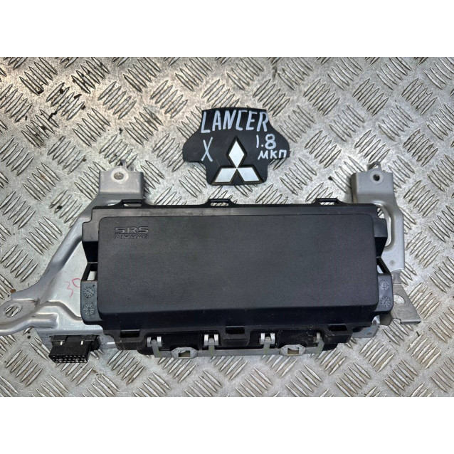 Подушка безпеки в коліна водія Mitsubishi Lancer X (2007-2013) 7030A073XA
