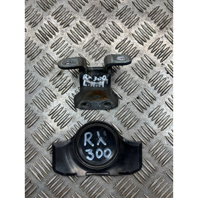 Петля двери передней левой низ Lexus RX30 (2003-2006) 6874033020