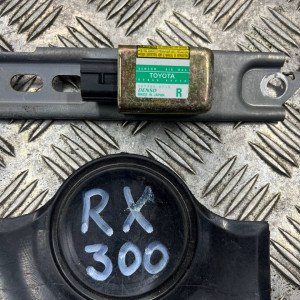 Датчик удара AIRBAG Lexus RX30 (2003-2006) 8986048020 *правый боковой  