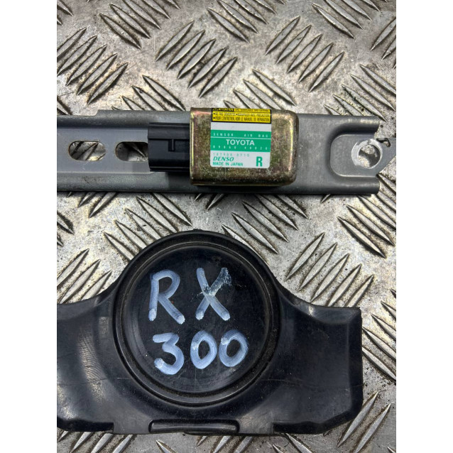 Датчик удара AIRBAG Lexus RX300 (2003-2008) 8986048020 *правый боковой  