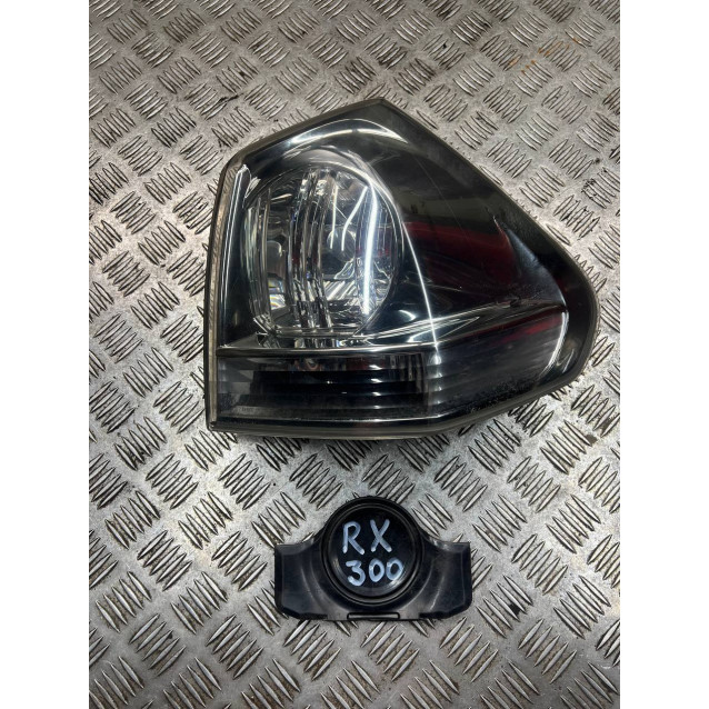 Фонарь правый Lexus RX30 (2003-2006) 8114548180