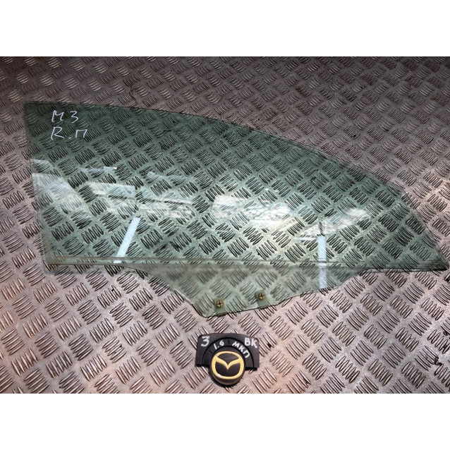 Стекло двери переднее правое Mazda 3 (2003-2009) BP4K58511A