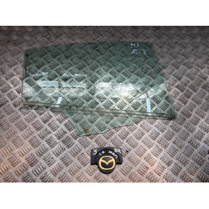 Стекло двери заднее правое Mazda 3 (2003-2009) BN8V72511A BAN672511