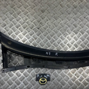 Жабо пластик панель під лобове скло (двірники) Mazda 3 (2003-2009) BN8V507R0G BN8V507R0C BP4K507P1A