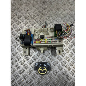Блок предохранителей Mazda 3 (2003-2009) 1,6 АКПП BS3E66730E BN8V66730A BS3E66730D