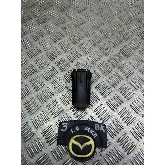 Кронштейн крепления радиатора Mazda 3 (2003-2009) Z60115240F