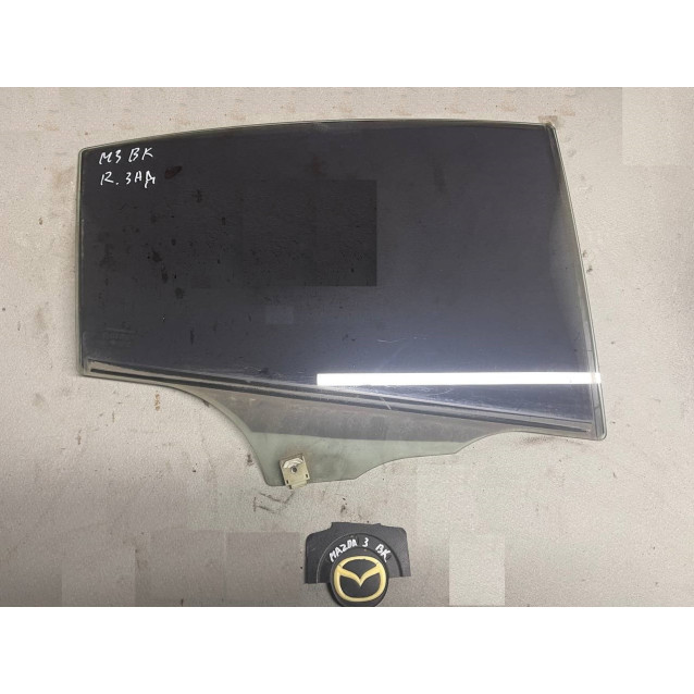 Стекло двери заднее правое Mazda 3 (2003-2009) BN8V72511A BAN672511