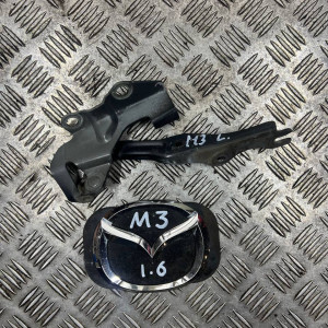 Петля капота Mazda 3 (2003-2009) B32H52410A BP4K52420B