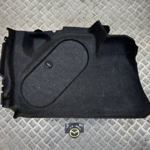 Обшивка накладка внутренняя багажника Mazda 3 (03-09) BN8V68850C