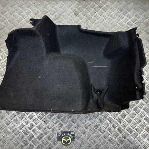 Обшивка накладка внутренняя багажника Mazda 3 (03-09) BN8V68870C правая