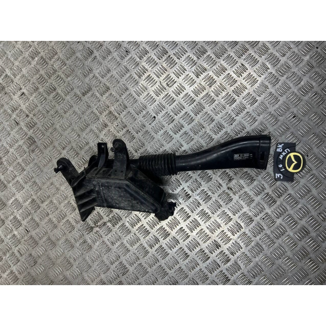 Воздухозаборник Mazda 3 (2003-2009) 1,6 Z60113200A