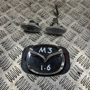 Повторитель поворота Mazda 3 (2003-2009) GJ6A51120C