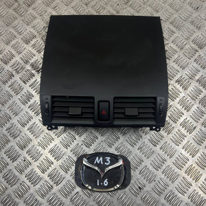 Дефлектор торпедо центральный Mazda 3 (2003-2009) BP4K64930G BP4K64930F