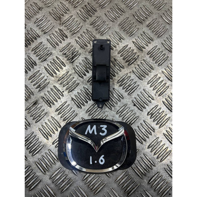 Кнопка склопідйомника одиночна Mazda 3 (2003-2009) BP4K66370