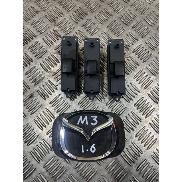 Кнопка склопідйомника одиночна Mazda 3 (2003-2009) BP4K66370