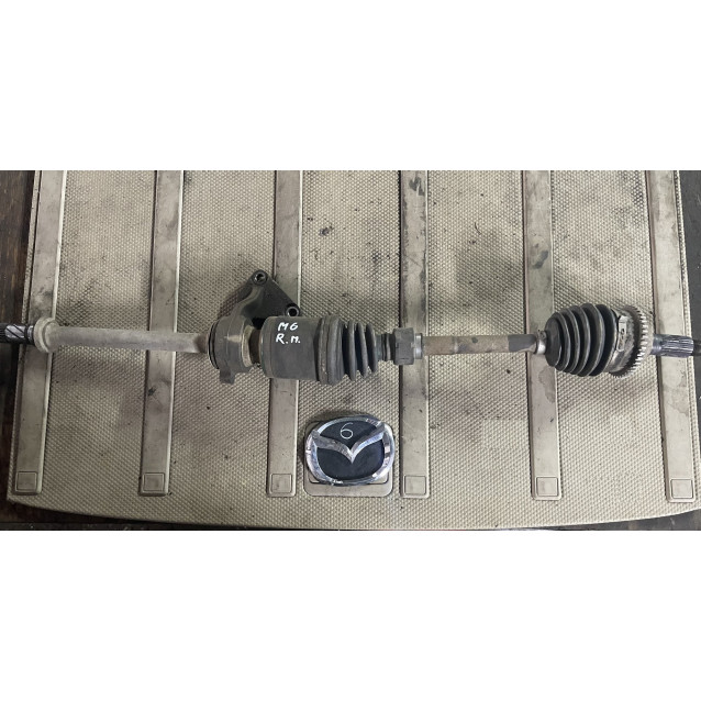 Полуось привод передний правый Mazda 6 GG 2.0 МКПП (2003-2007) GD382550XA 