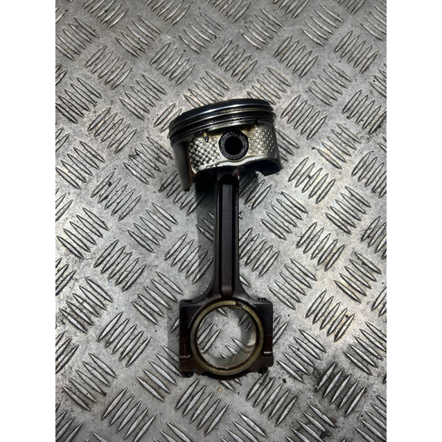 Поршень с шатуном Mazda 6 GG (2003-2007)