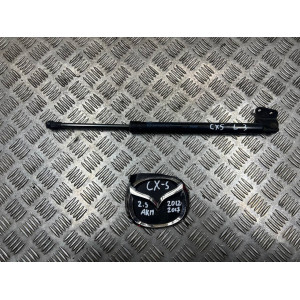 Амортизатор крышки багажника Mazda CX-5 (2012-2017)  KD7762620 KD7762620