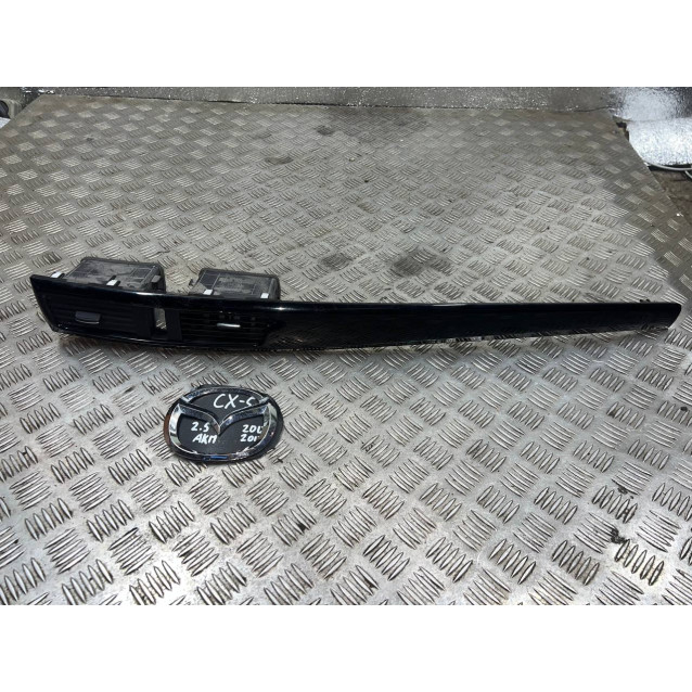 Накладка панель торпедо декоративная Mazda CX-5 (2012-2017) KE4055150B02