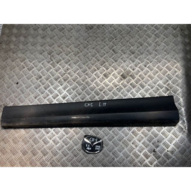 Накладка двери декоративная левая передняя Mazda CX-5 (2012-2017) KD5351RB0A