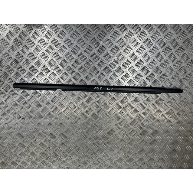 Молдинг стекла двери задней Mazda CX-5 (2012-2017) KD5350670 KD5350660