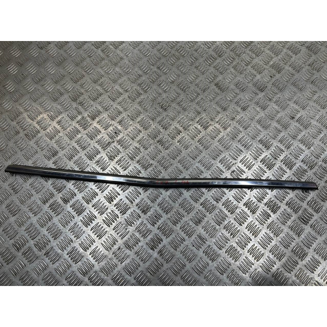 Молдинг стекла двери задний Mazda CX-7 (2006-2012) EG2150670G
