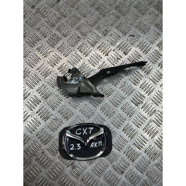 Петля капота права Mazda CX-7 (2006-2012) EG2152410C EG2152410B