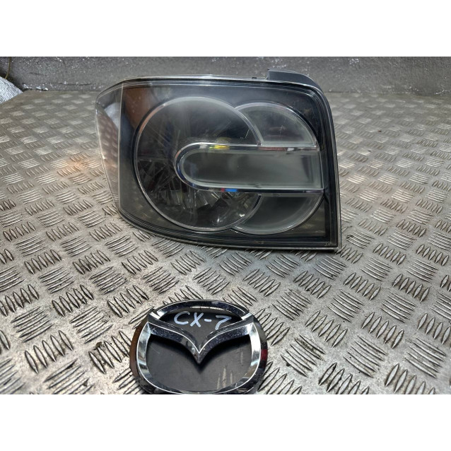 Фонарь правый Mazda CX-7 (2006-2012) E22151150B