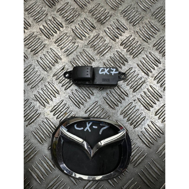 Кнопка стеклоподъемника одиночная Mazda CX-7 (2006-2012) EH1466380