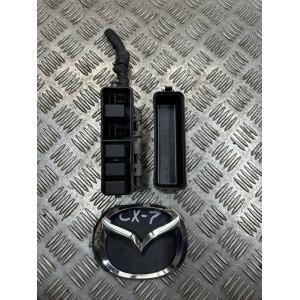 Блок предохранителей реле Mazda CX-7 (2006-2012) 2.3 АКПП EH1466750