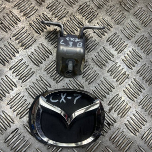 Петля двери задней левой верх Mazda CX-7 (2006-2012) D46173210