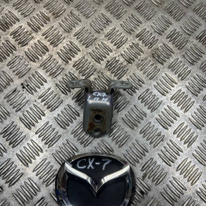 Петля двери передней левой низ Mazda CX-7 (2006-2012) F15158210A