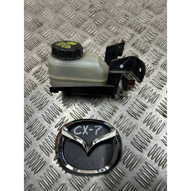 Бачок главного тормозного цилиндра Mazda CX-7 (2006-2012) 2.3 АКПП L20643550E
