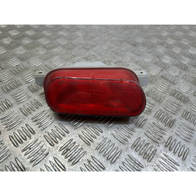 Катафот (отражатель) правый в бампера Mazda CX-7 (2006-2012) EH1051650