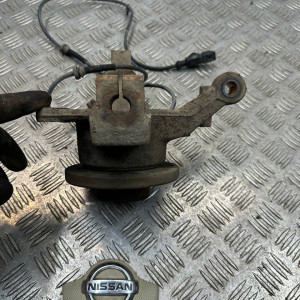 Кулак поворотный правый Nissan Micra (K12) (2002-2011) 40014AX600