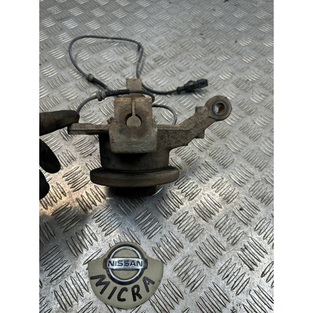 Кулак поворотный правый Nissan Micra (K12) (2002-2011) 40014AX600