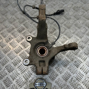 Кулак поворотный правый Nissan Micra (K12) (2002-2011) 40014AX600