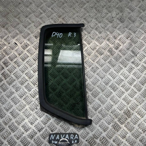 Стекло двери заднее правое (форточка) Nissan Navara D40 (2005-2013) 82262EB320 