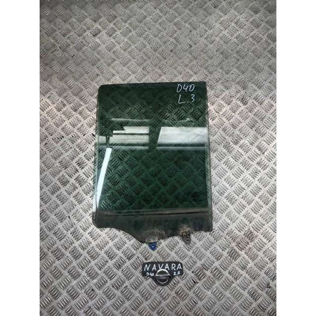 Стекло двери заднее левое Nissan Navara D40 (2005-2013) 82301EB320