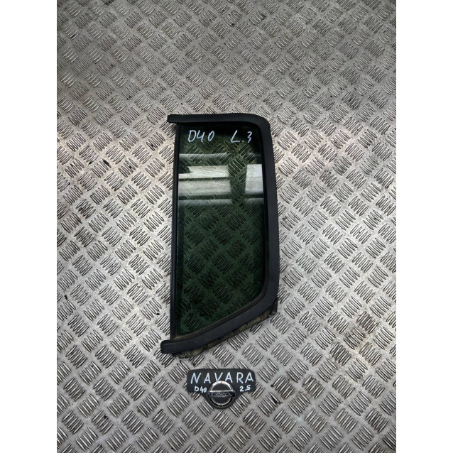 Стекло двери заднее левое (форточка) Nissan Navara D40 (2005-2013) 82263EB320