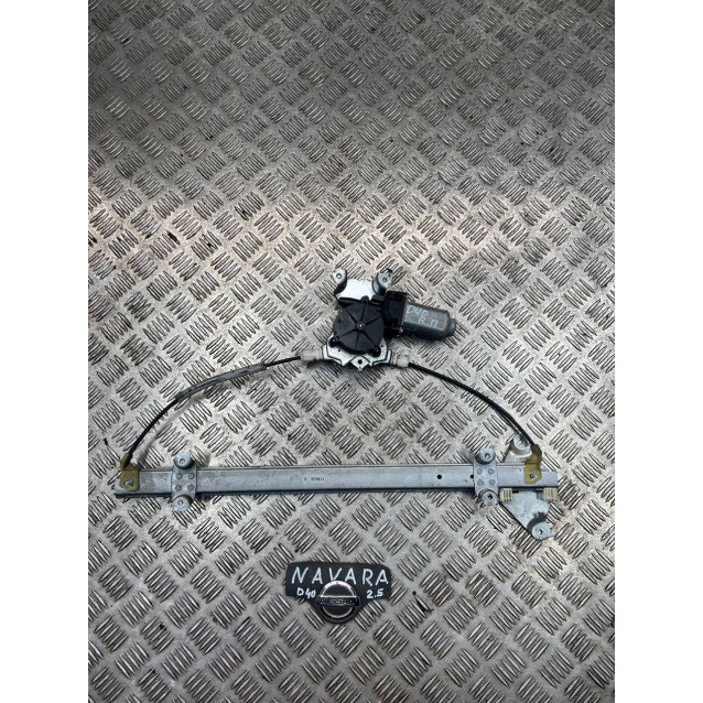 Стеклоподъемник передний правый Nissan Navara D40 (2005-2013) 807004X01C 80700EB305 *без моторчика