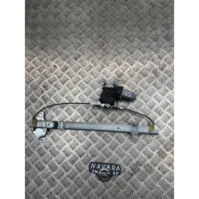 Стеклоподъемник задний правый Nissan Navara D40 (2005-2013) 82700EB315 827003X30A