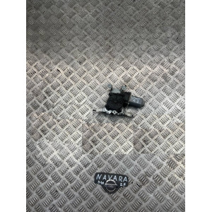 Моторчик стеклоподъемника задний правый Nissan Navara D40 (2005-2013) 82730EB315