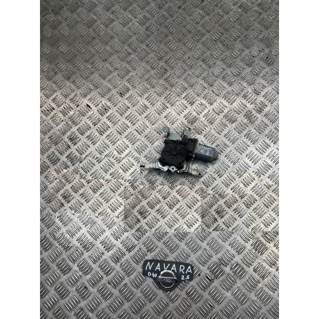 Моторчик стеклоподъемника задний правый Nissan Navara D40 (2005-2013) 82730EB315