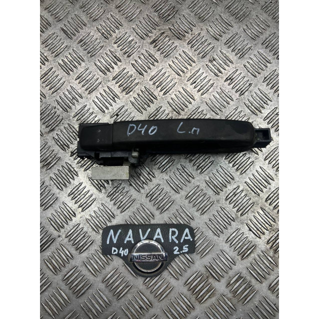 Ручка двери наружная левая передняя Nissan Navara D40 (2005-2013) 80611EB300