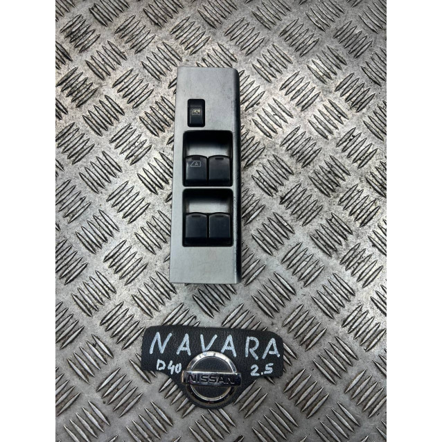 Блок управления стеклоподъемниками Nissan Navara D40 (2005-2013) 25401EB30B