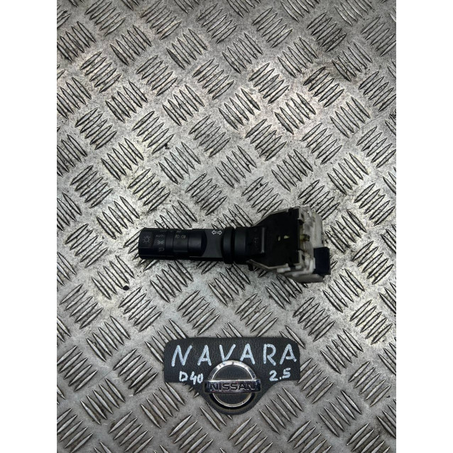 Переключатель подрулевой левый Nissan Navara D40 (2005-2010) 25540ZM02A