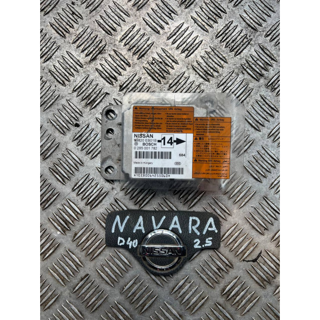 Блок управления AIRBAG Nissan Navara D40 (2010-2013) 988205X20B
